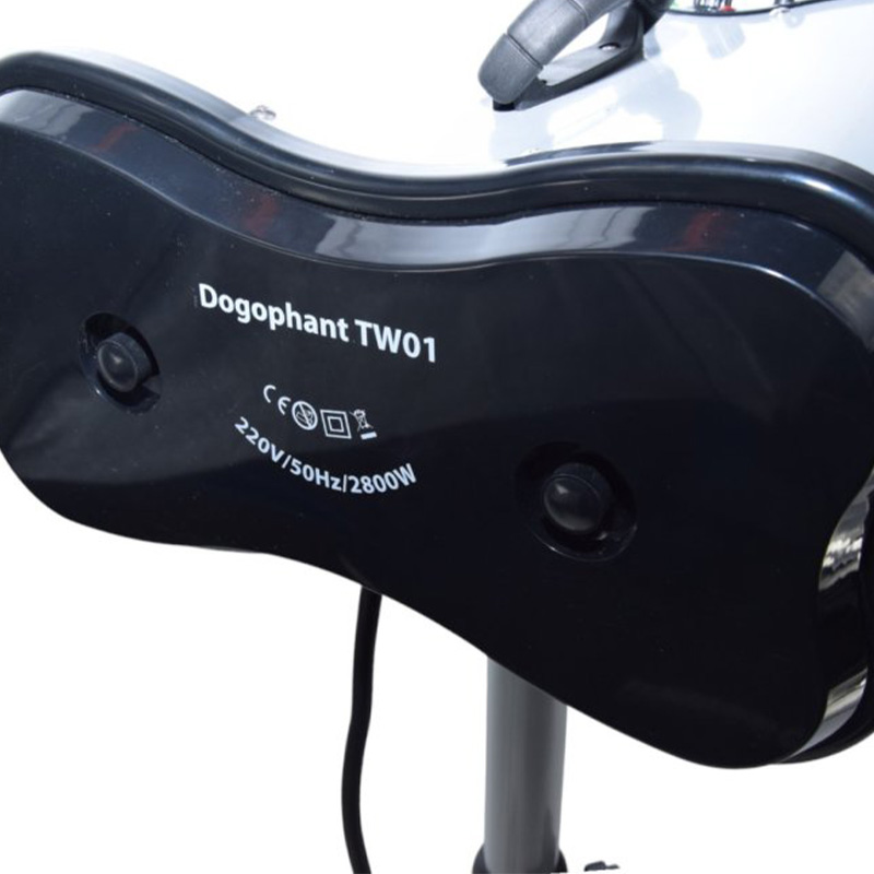 Dogophant TW01 waterblazer volledig regelbaar met twee motoren op statief Dogophant TW01 waterblazer volledig regelbaar met twee motoren op statief