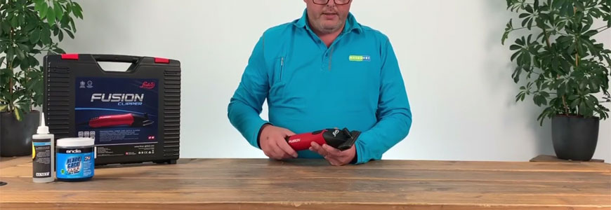 Lister introduceert een nieuwe paarden- en koeienscheermachine